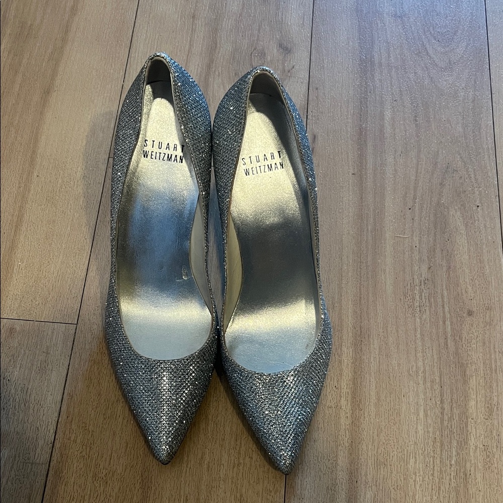 Stuart Weitzman Silver Pointed Toe Heels! 6M - Picture 2 of 8